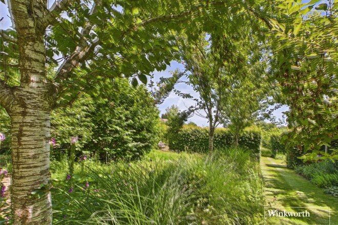 Newbury Road, Thatcham, RG19