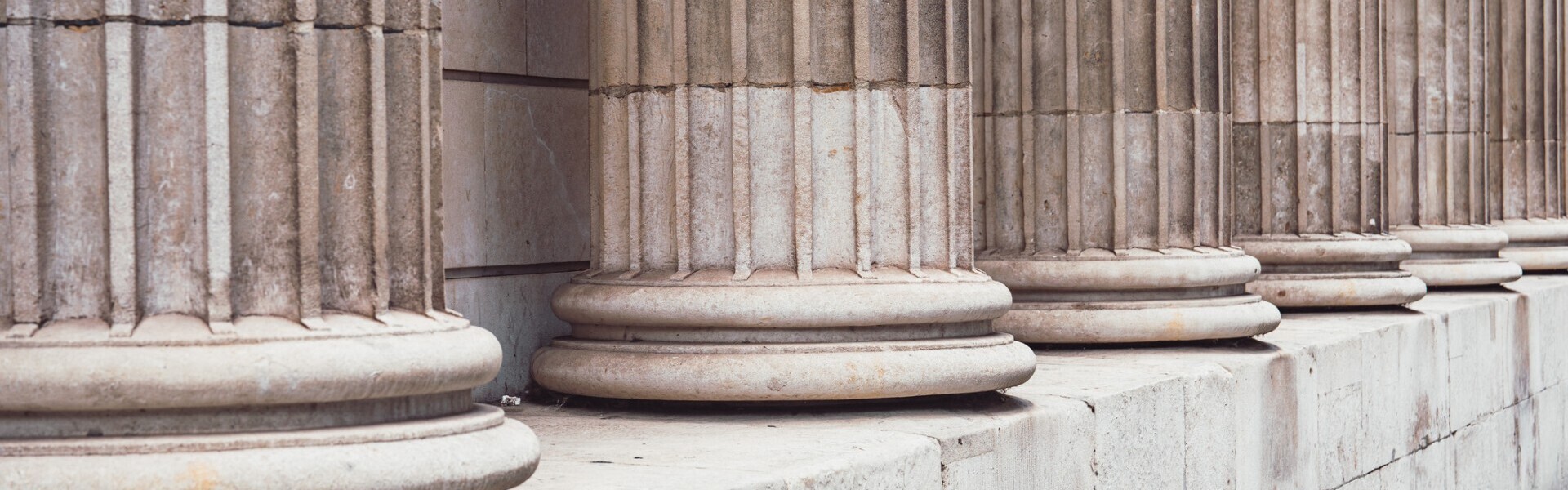 Mortgage news: fixed rates from 4% still available, but the crisis in the Middle East is pushing up mortgage funding costs
