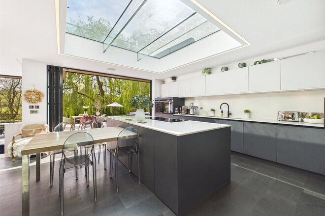 Ashford Hill Road, Thatcham, RG19