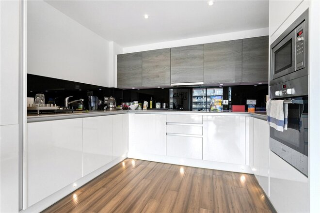 Mill Court, London, E5