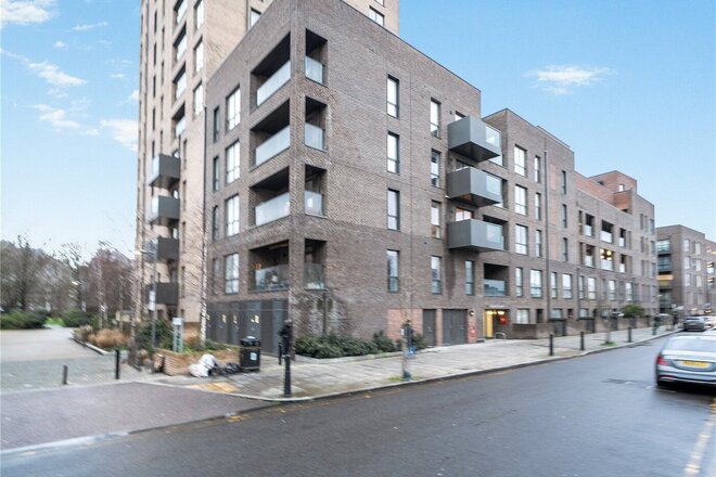 Aston Street, London, E14