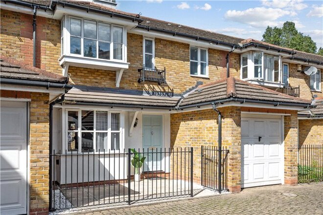 Cottesloe Mews, London, SE1