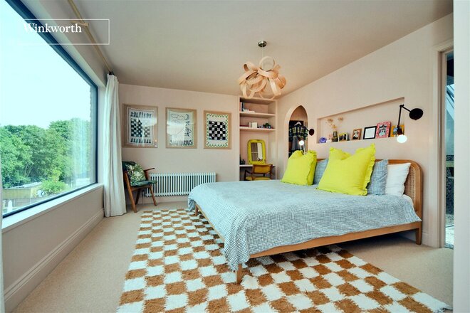 Sandringham Road, Worcester Park, KT4