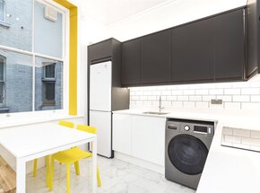 Bedford Avenue, London, WC1B