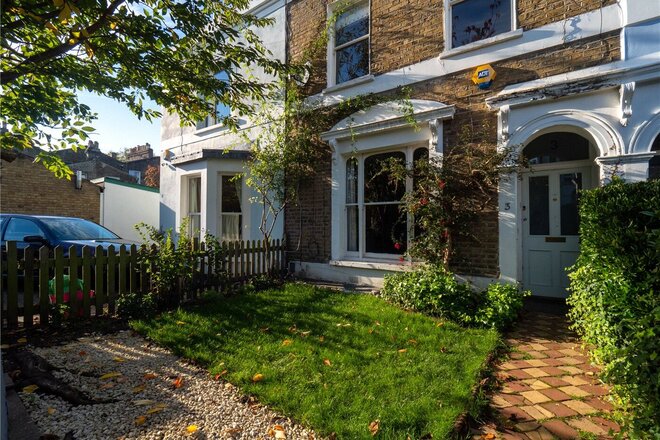 Chaucer Road, London, SE24