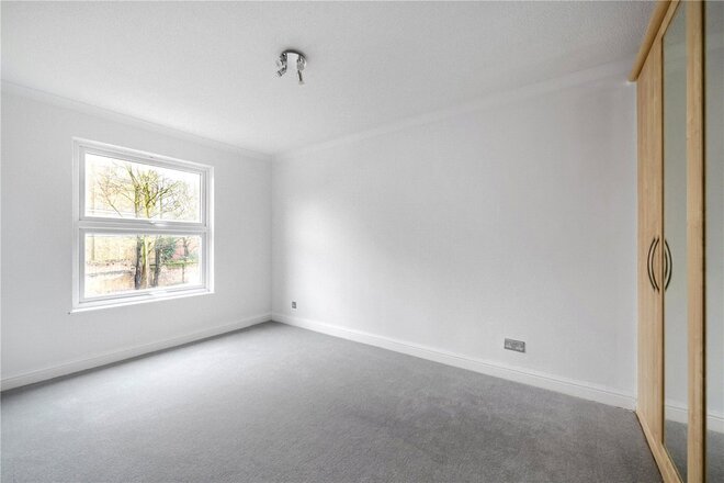 Rectory Square, London, E1