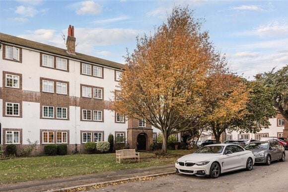 Kew Road, Richmond, TW9