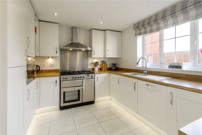Anvil Crescent, Wellingborough, NN9
