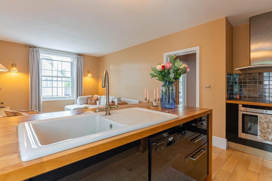 Sink To Sitting