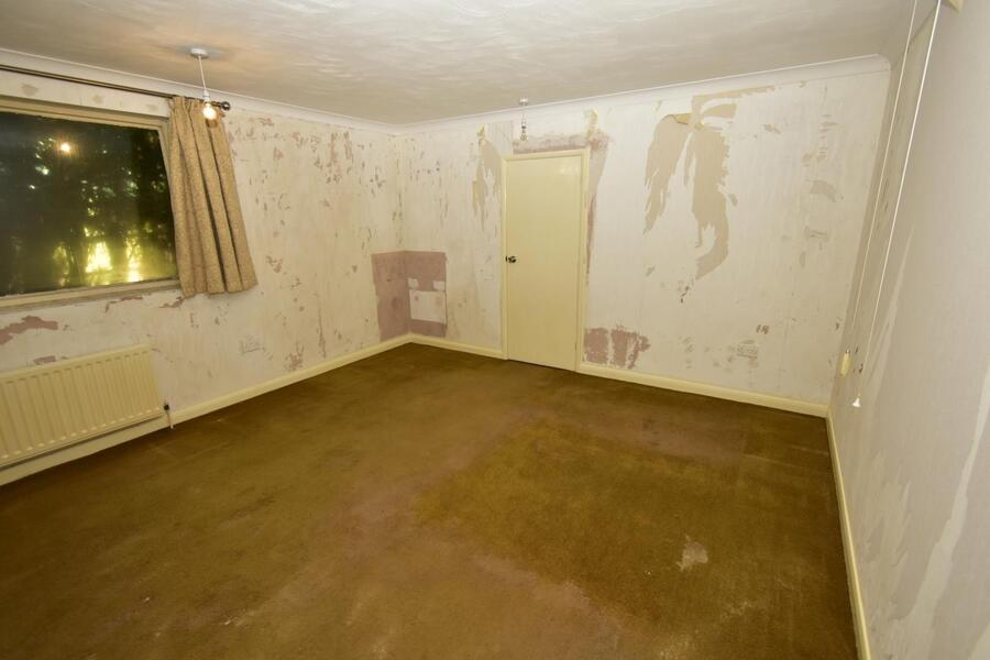 A BEDROOM 2.JPG