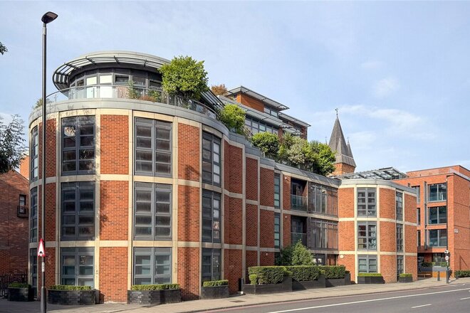 Moreton Street, London, SW1V
