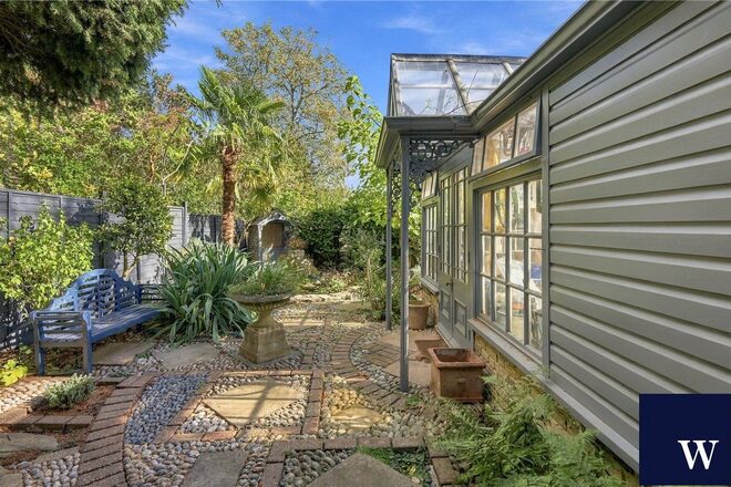 Southwood Lane, London, N6