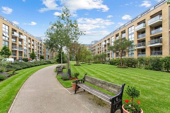 Canalside Square, London, N1