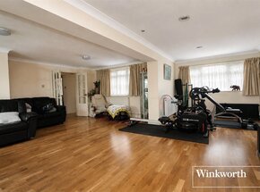 Carrington Avenue, Hertfordshire, WD6