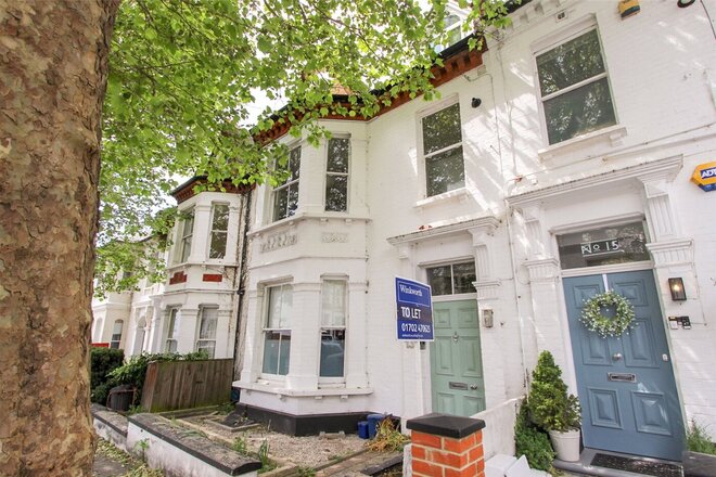 Marine Avenue, Essex, SS0