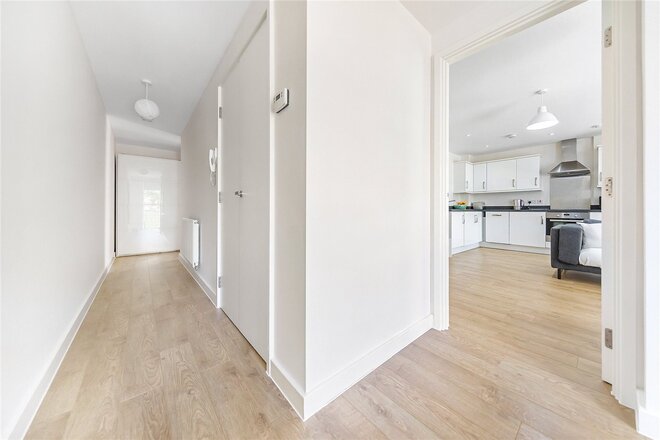 High Street, London, TW8