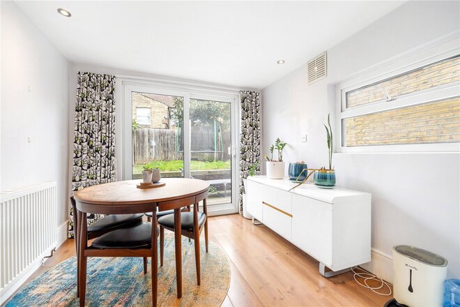 Crawthew Grove, East Dulwich, SE22