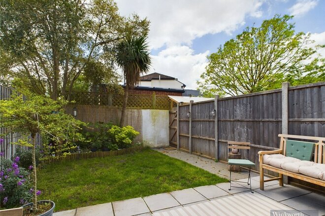 Southwood Drive, Kingston upon Thames, KT5