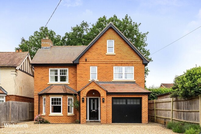 Dorchester Road, Hampshire, RG27