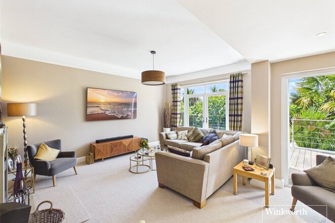 Newbury Road, Thatcham, RG19