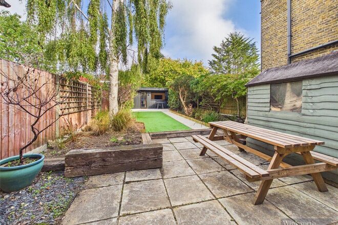 Tolworth Park Road, Surbiton, KT6