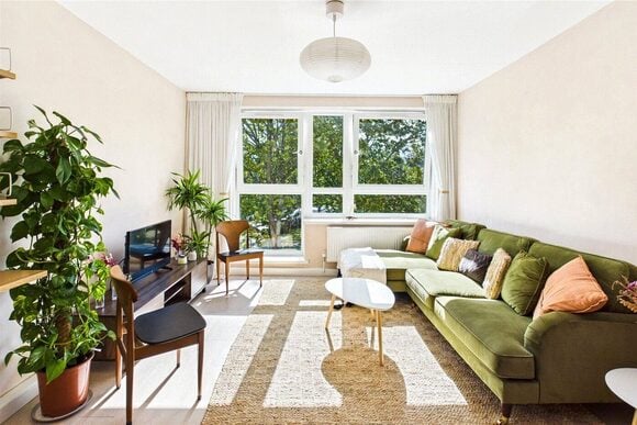 Lanercost Close, London, SW2