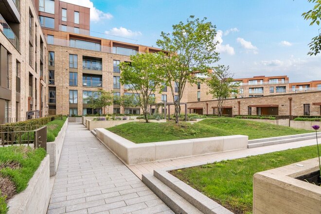 Inglis Way, London, NW7
