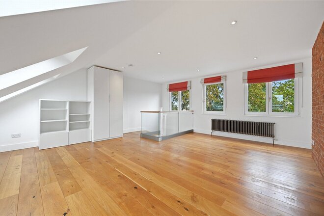Findon Road, London, W12