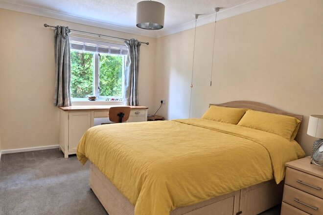 Hertswood Court, High Barnet, EN5