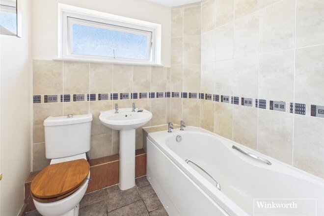 Kestrel Close, Berkshire, RG19