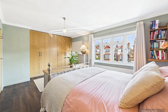 Bond Road, Surbiton, KT6