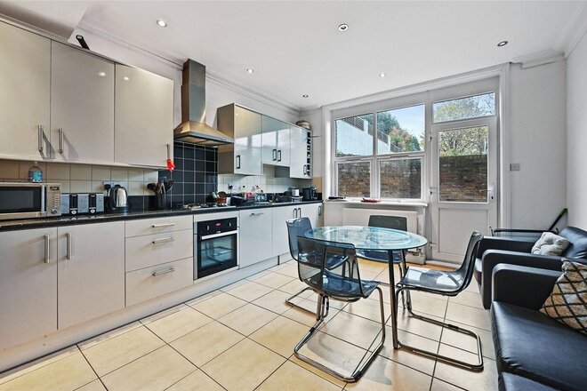 Creffield Road, London, W5