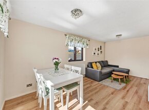 Riverside Close, London, E5