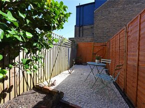 Balvernie Grove, Southfields, SW18