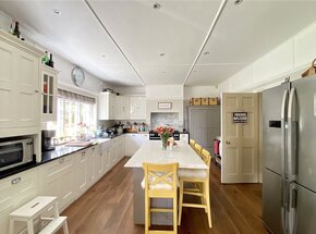 Mayflower Way, Farnham Common, SL2