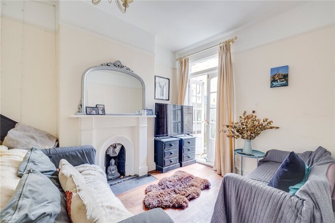 Claybrook Road, London, W6