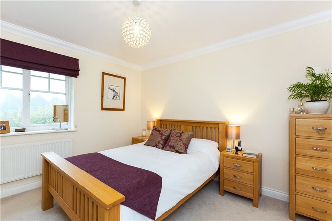 Grove Court, Newbury, RG14