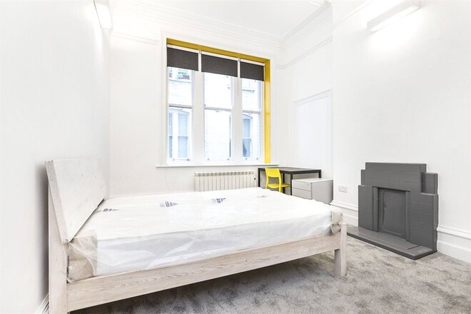 Bedford Avenue, London, WC1B