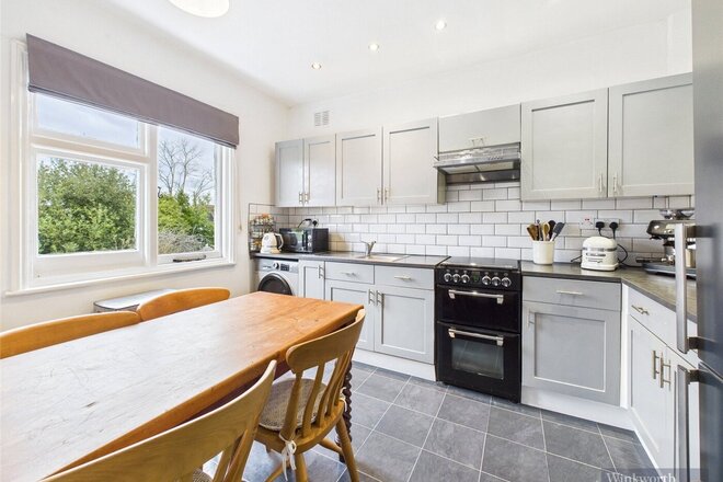 Guilford Avenue, Surbiton, KT5
