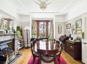 Salford Road, London, SW2