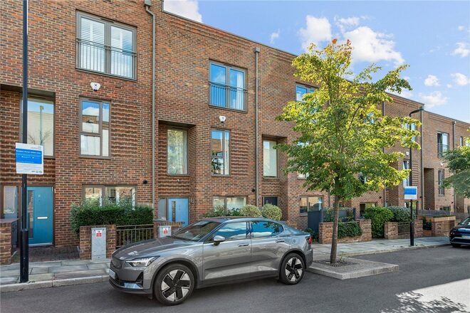 John Hunter Avenue, London, SW17