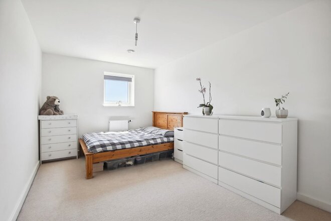 Telford Road, London, N11