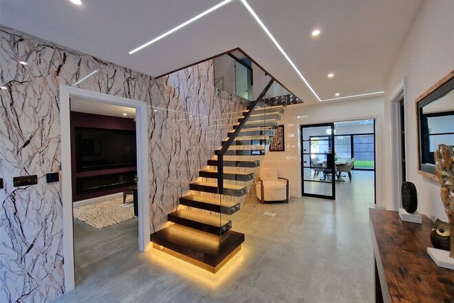 Wellington Avenue, Surrey, GU25