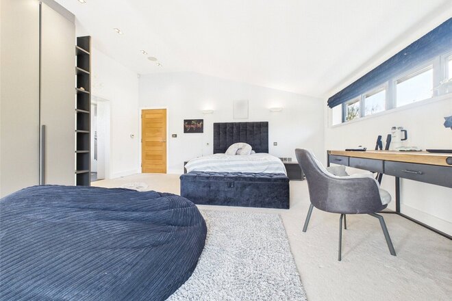 Ashford Hill Road, Thatcham, RG19
