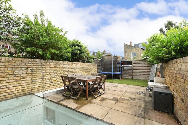 Queensmill Road, London, SW6