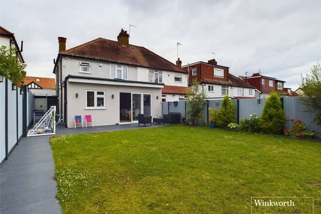 Fairfield Avenue, Middlesex, HA8