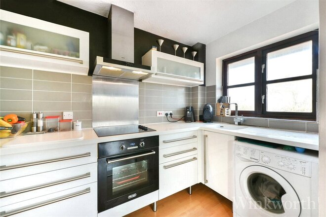 Avignon Road, London, SE4