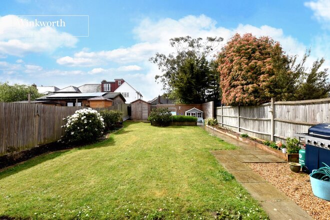 Newbury Gardens, Surrey, KT19