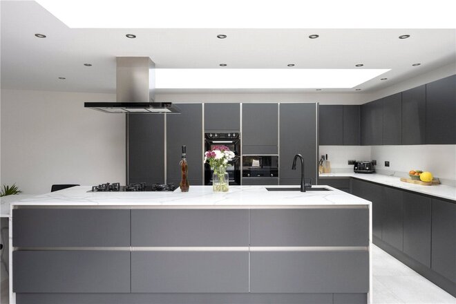 Kingsmead Road, London, SW2