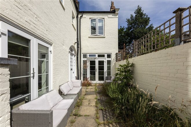 Rayners Road, London, SW15